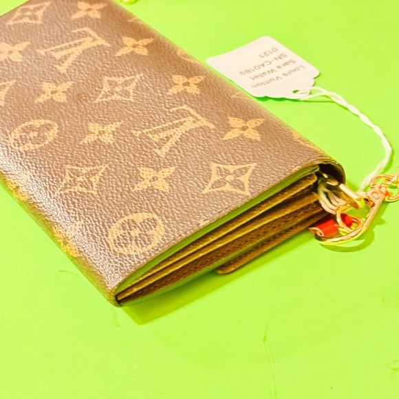 Louis Vuitton Brown Monogram Sarah long bifold wallet this is Labeled feature - Picture 11 of 15
